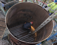 Rekonstrukce destilačních kolon v Deze